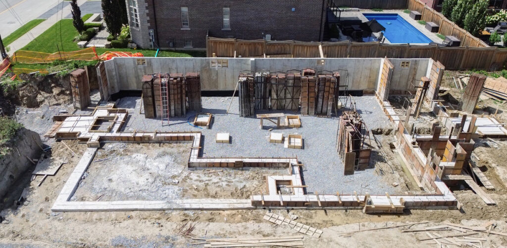 this images show the foundation of the house is build on Ontario Toronto